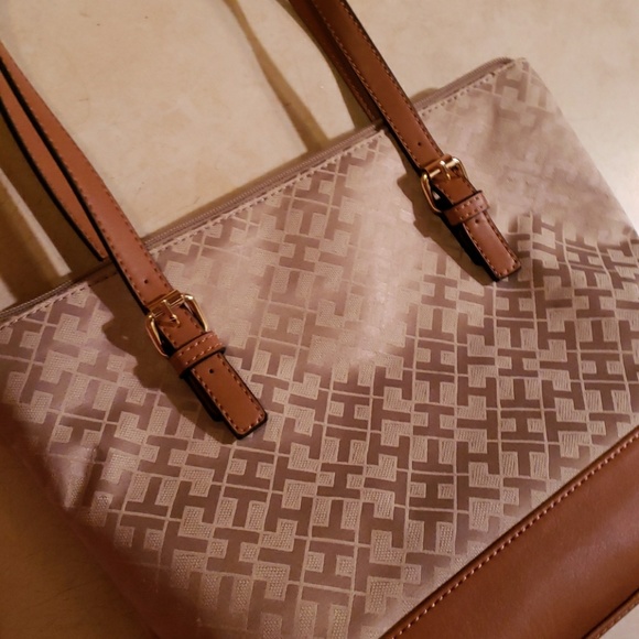 Tommy Hilfiger Handbags - Tommy Hilfiger Handbag